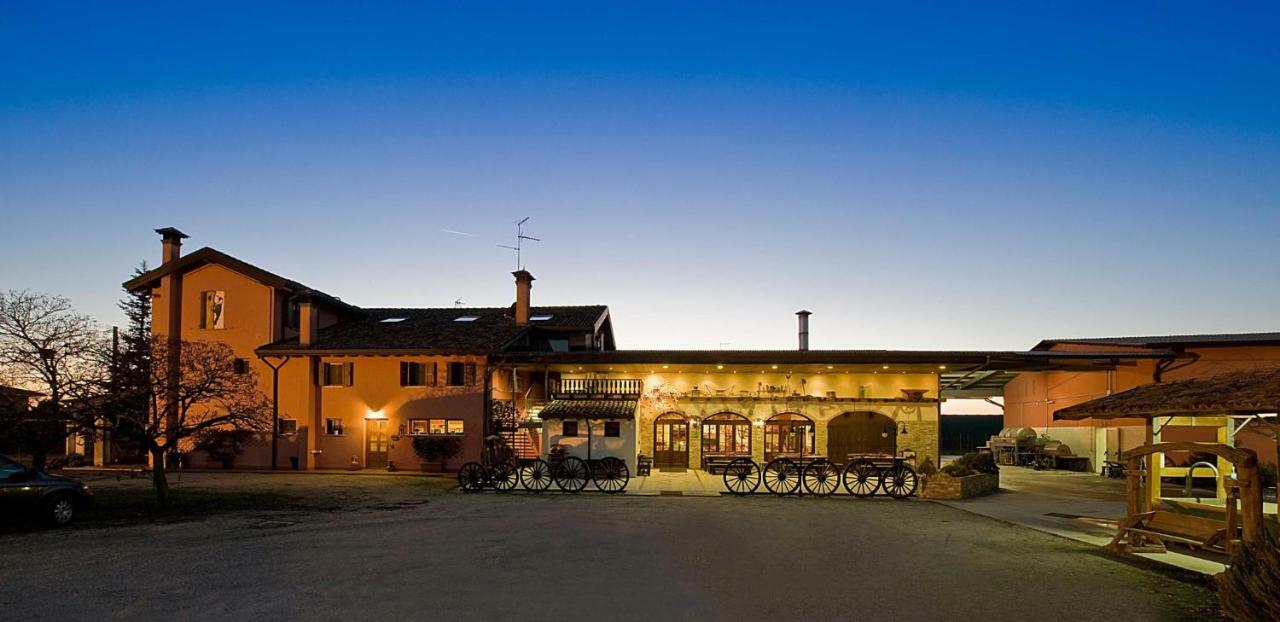 Agriturismo Il Picchio Castions di Strada Luaran gambar